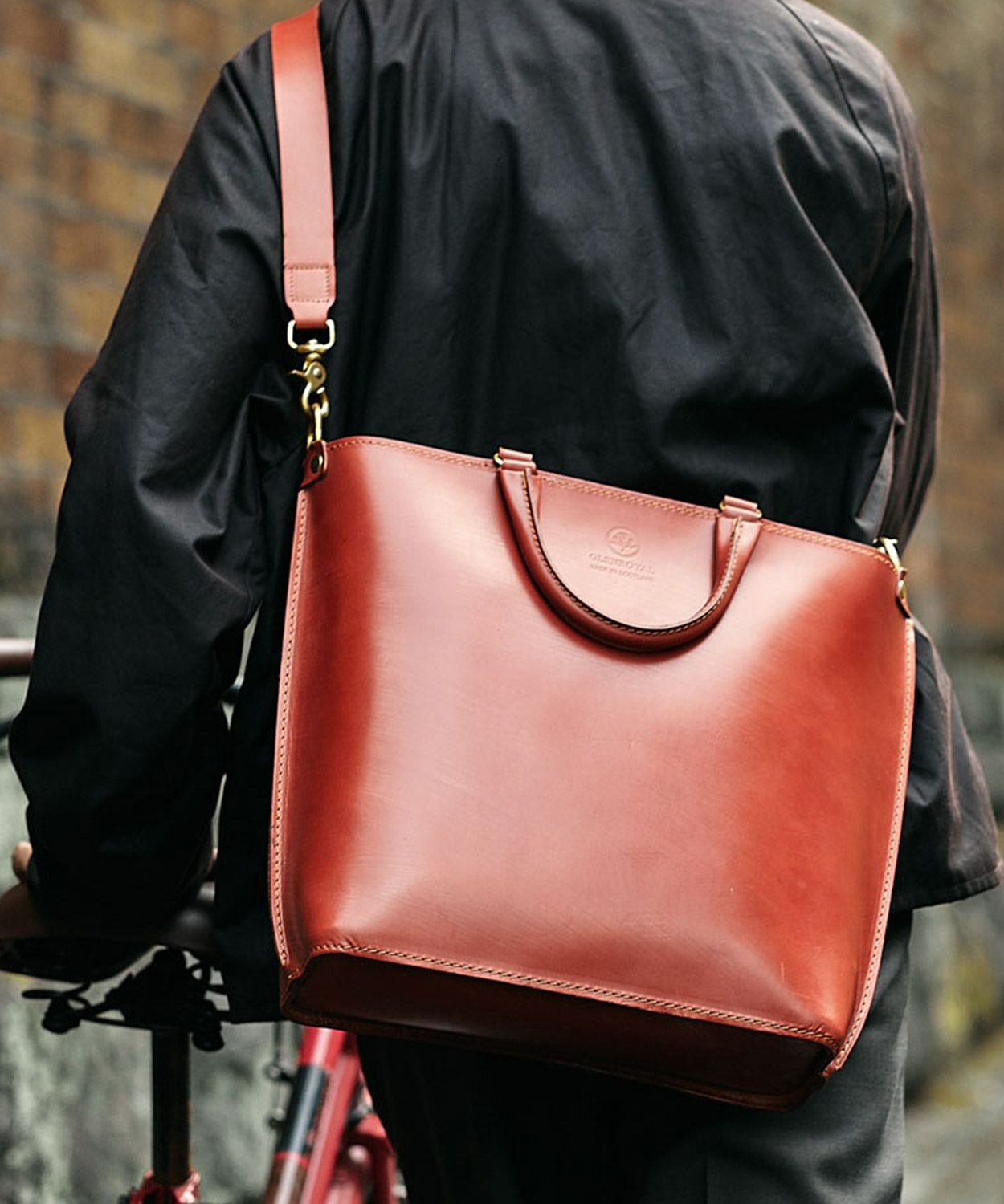 ジップショルダートートバッグ TALL 全4色 | ブライドルレザーの名門  